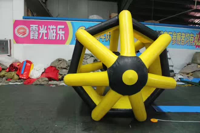 锦屏充气水上滚筒球
